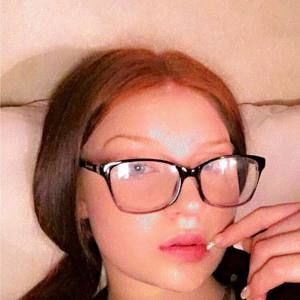 Meet your Posher, Alyssia